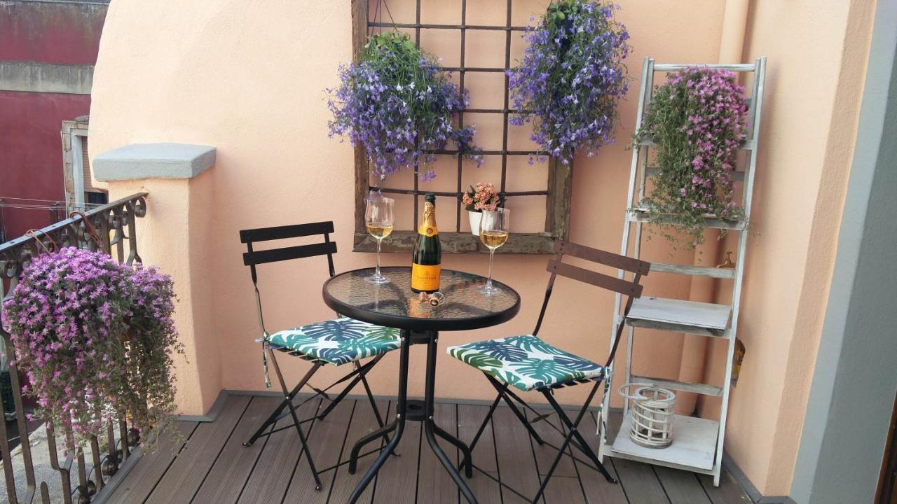 Q Flats Daire Cagliari Dış mekan fotoğraf